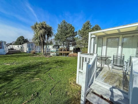 For last-minute weekend getaways, head to Skegness in England and enjoy the fun of Fantasy Island Skegness while staying in a cosy caravan.