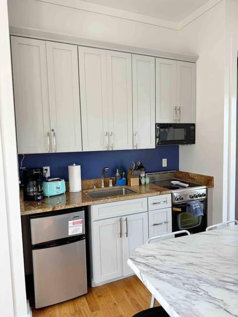 Fully equipped for any meal, whether you`re cooking a quick snack or a delicious dinner.