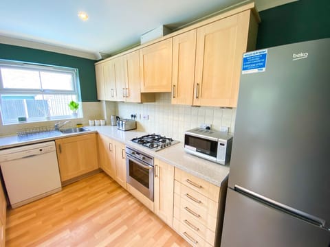 Fully equipped kitchen with everything you need to cook a perfect family meal.