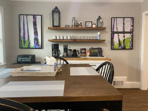 Coffee and tea bar in the open kitchen!