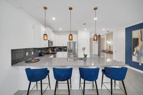 6-web-or-mls-2989ProtagonistSt_06