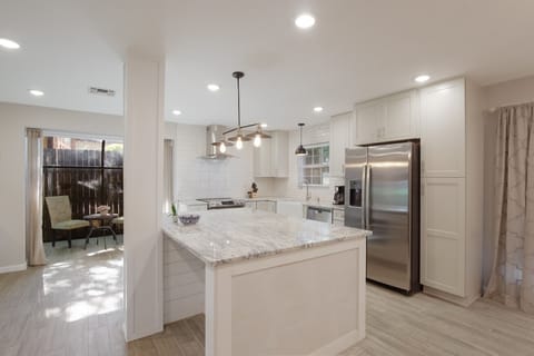 Huge granite island with full kitchen