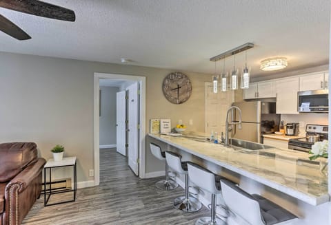 Kitchen | Microwave | Toaster