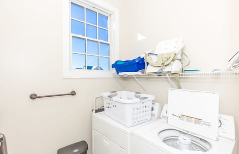 Washer & Dryer on 2nd Floor