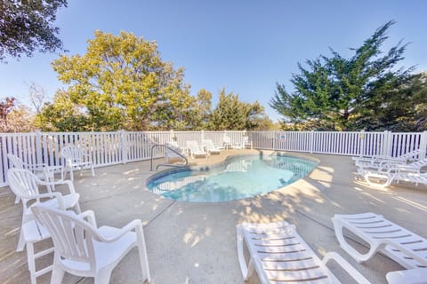 A sparkling pool is a guest-favorite at Sound Therapy.