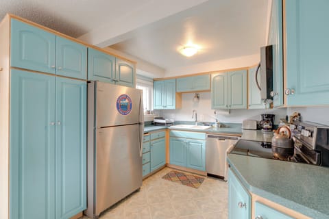 Kitchen | Toaster | Blender | Crockpot | Spices