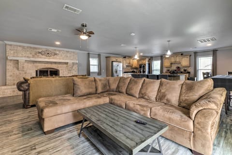 Living Room | Main Level | Smart TV | Free WiFi