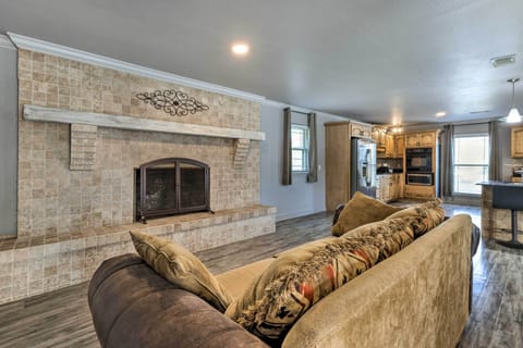 Fireplace (Decorative Only)