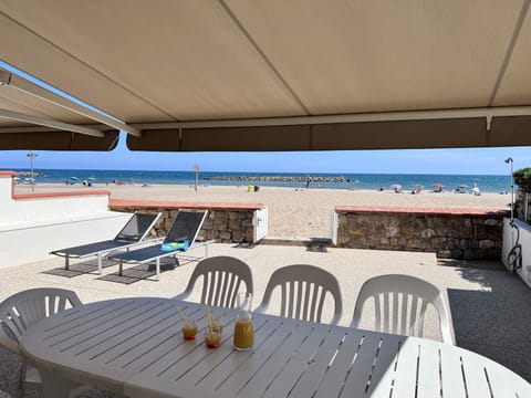 Directly on the beach.