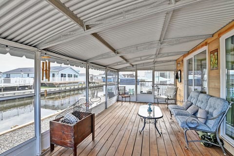 Screen Porch