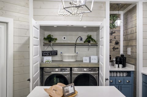 Laundry Room: Enjoy hassle-free stays with our equipped laundry area, perfect for fresh adventures!