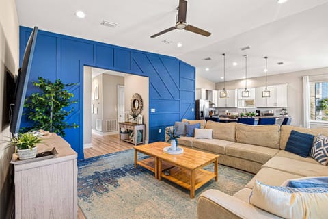 Spacious coastal living area where everyone can gather, relax and reconnect.