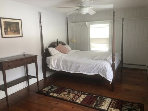 Bedroom 2, Four-Poster Queen