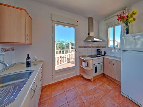 Cloud, Sky, Building, Water, Property, Furniture, Azure, Swimming Pool, Plant, Outdoor Furniture