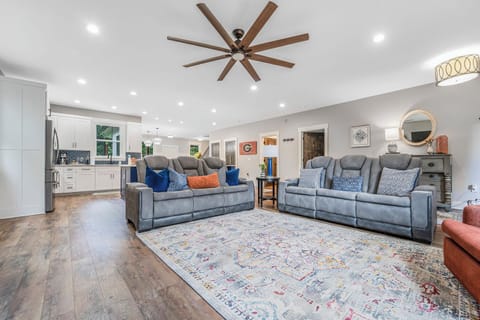 Spacious living room