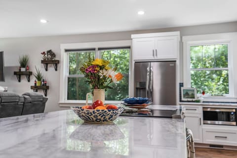 Large kitchen island with bar seating for 4.