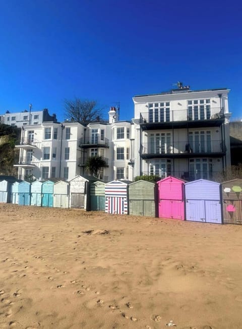 Building from Viking bay