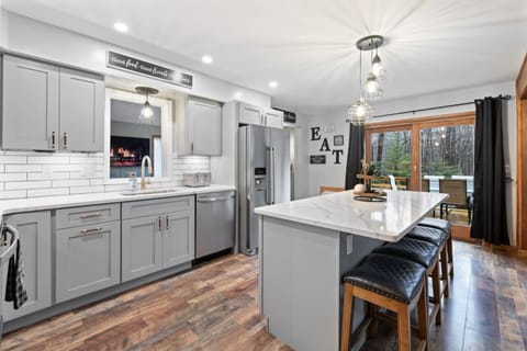 Large Open-concept Kitchen