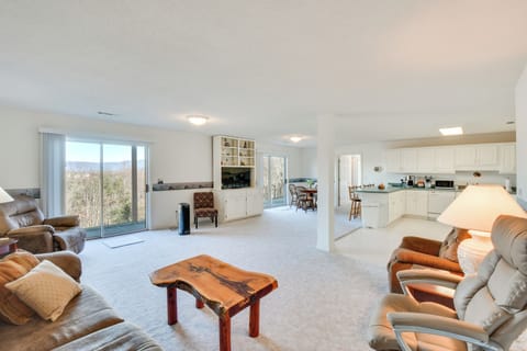 Living Area | Free WiFi | Smart TV | Central A/C | Queen Sleeper Sofa