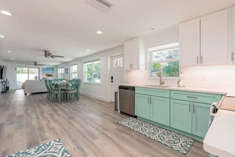 Fully equipped kitchen