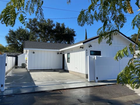 Private, safe and secure just an easy 15 min walk to center of town.