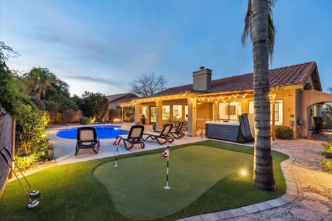 Custom 3-Hole Putting Green