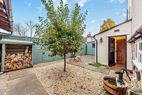 Rose Cottage Garden - StayCotswold