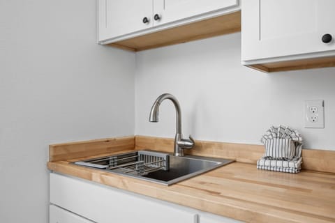 I was very satisfied with my stay. The property was clean and spacious and it was in close proximity to the beach (couple hundred feet) and nice- Ryan