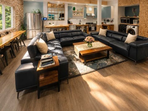 3BR Hawaiian Loft 3BR - 10 BEDS - UP to 16 Guest
private spaces, places to rent out, venue rentals San Diego good life vacation, goodlife events, Venue Rentals San Diego, party event space, beachfront venues, rent for birthday, banquet rentals
