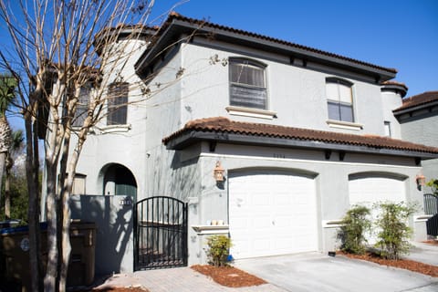 End private unit , reserve in the back 