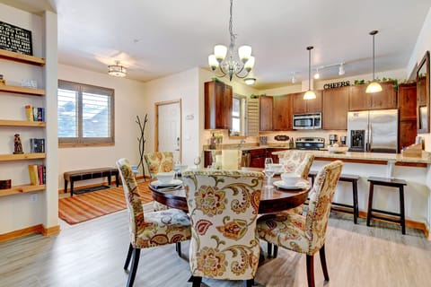 Dining Room Table With seating For 5 People