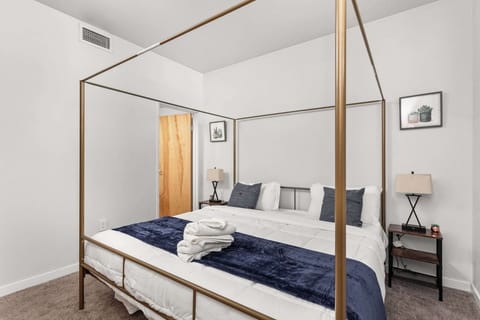 CozySuites 2BR Apt with Direct Skybridge Access