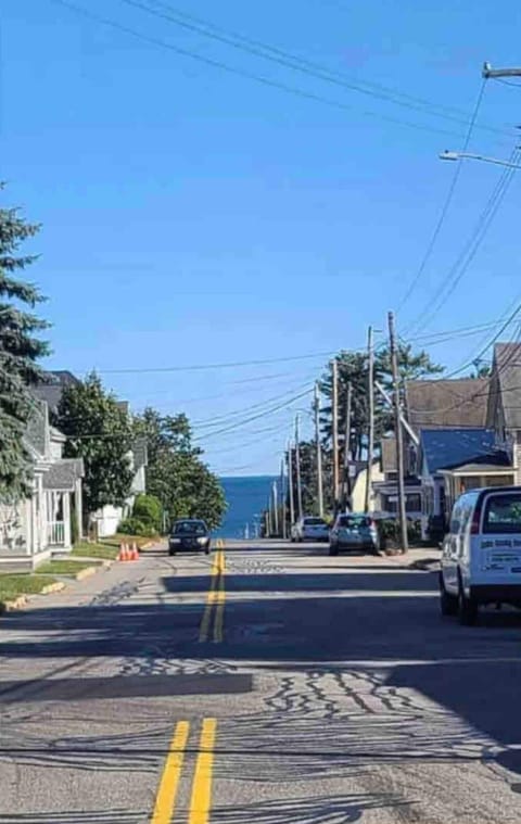walk 7 min straight to the beach