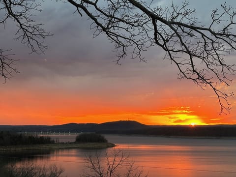 Views of Bull Shoals Lake and the Dam.