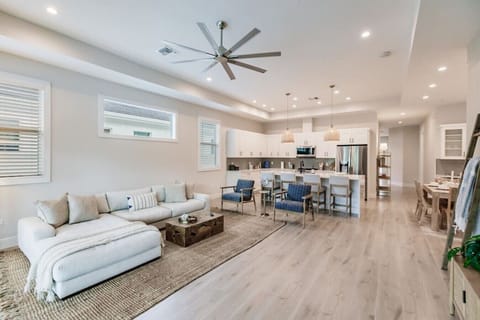 Living Room, Smart TV, Sonos Sound System