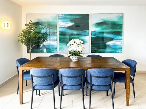 Enjoy your meals on the lovely dining set