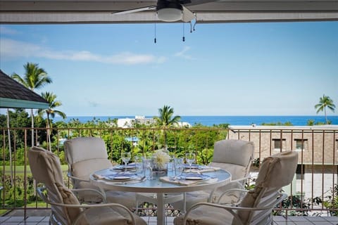 Soak in Stunning Ocean Views from Your Private Lanai - Oceanview Lanai Dining
Relax on your private lanai with panoramic ocean views, tropical breezes, and cushioned seating for four — perfect for morning coffee or sunset dinners.