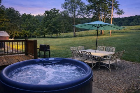 Hot tub and outdoor dining