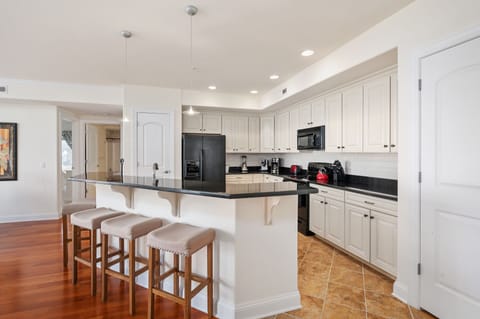 Plenty of room for all with a Breakfast Bar and Dining Area.