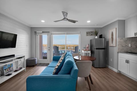 Picture windows with beach and pool views!