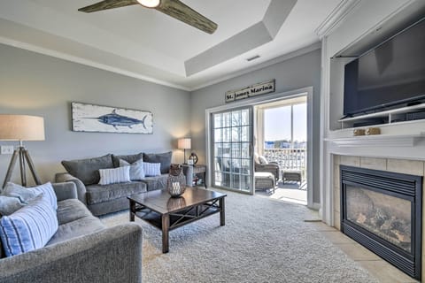 Southport Vacation Rental | 3BR | 3BA | 1,410 Sq Ft | Steps Required