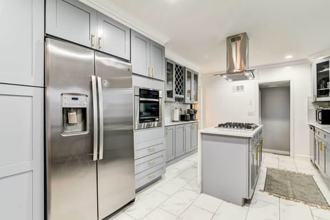 Kitchen | 2nd Floor | Cooking Basics | Dishwasher