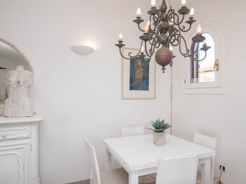 Table, Property, White, Interior Design, Lighting, Wood, Wall, Material Property, Chair, Plant