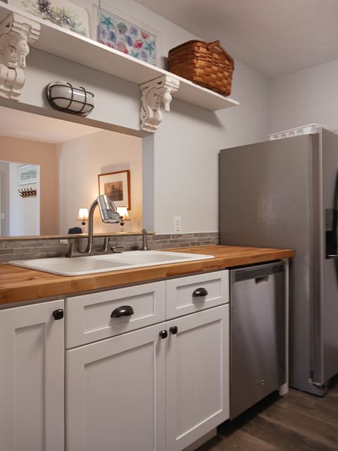 ALL NEW KITCHEN completed 3/24