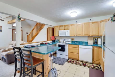 Kitchen | 1st Floor | Spices | Toaster | Organic Coffee | Tea | Snacks