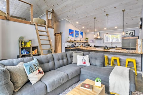 Living Room | Smart TV | Heated Floors