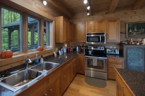 Pumpkin Kitchen view