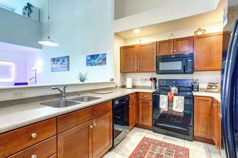 Kitchen | Cooking Basics | Coffee Maker | Paper Towels/Trash Bags Provided