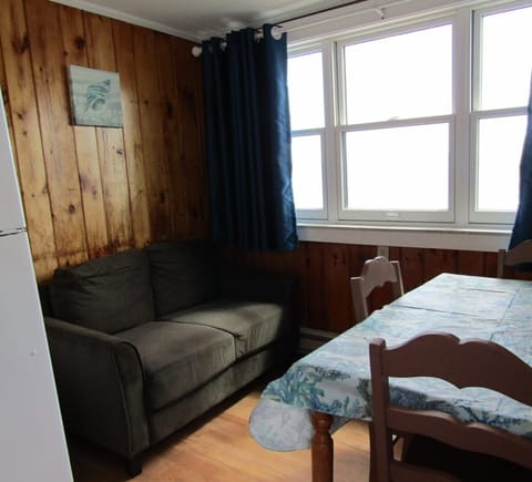 e21769dc-35b3-41b7-a2c4-6717bdcaffab