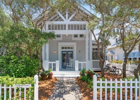 WELCOME TO CURPHEY COTTAGE IN SEASIDE, FLORIDA!